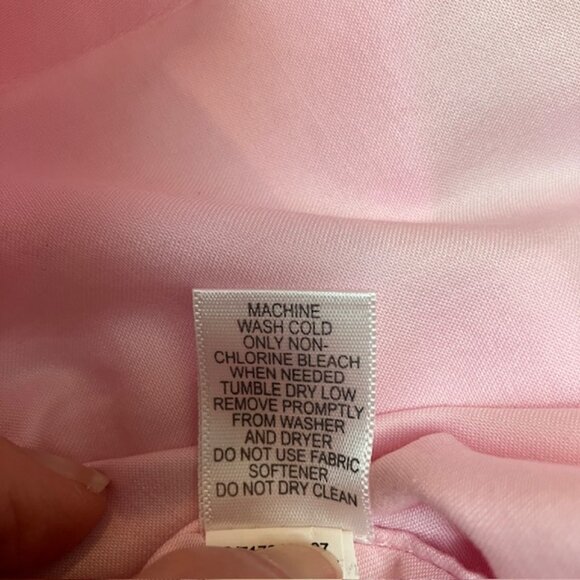 Banana Republic Non Iron Fitted light Pink blouse size 4P - Picture 6 of 7